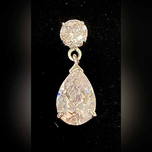 Diamond simulant Silver earrings - Picture 2 of 3